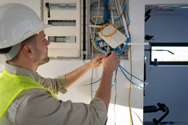 Professional Electrician in University Heights, IA